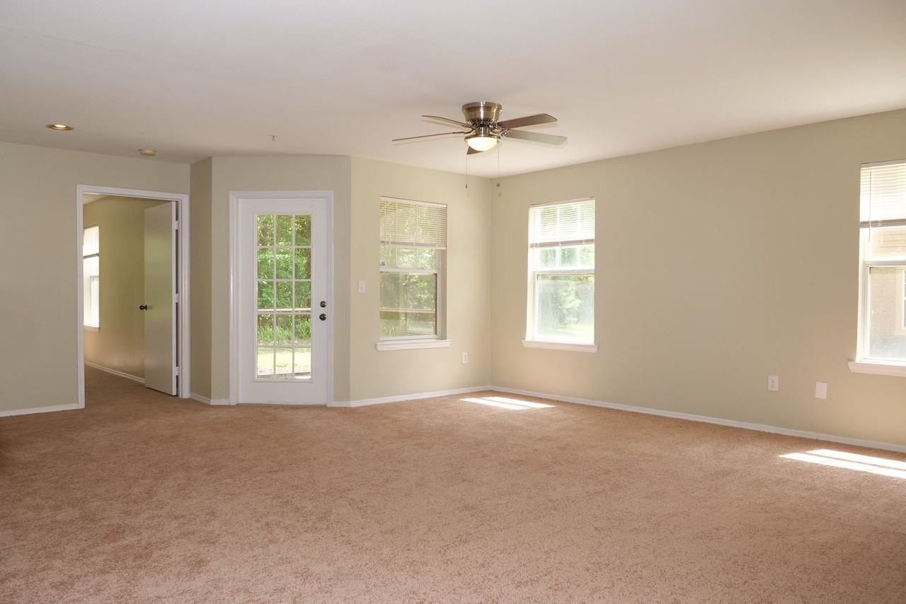 409 Summit Ridge Pl - Photo 3 of 16