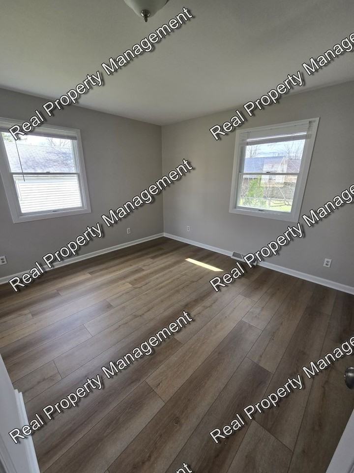 610 Valparaiso St - Photo 3 of 6