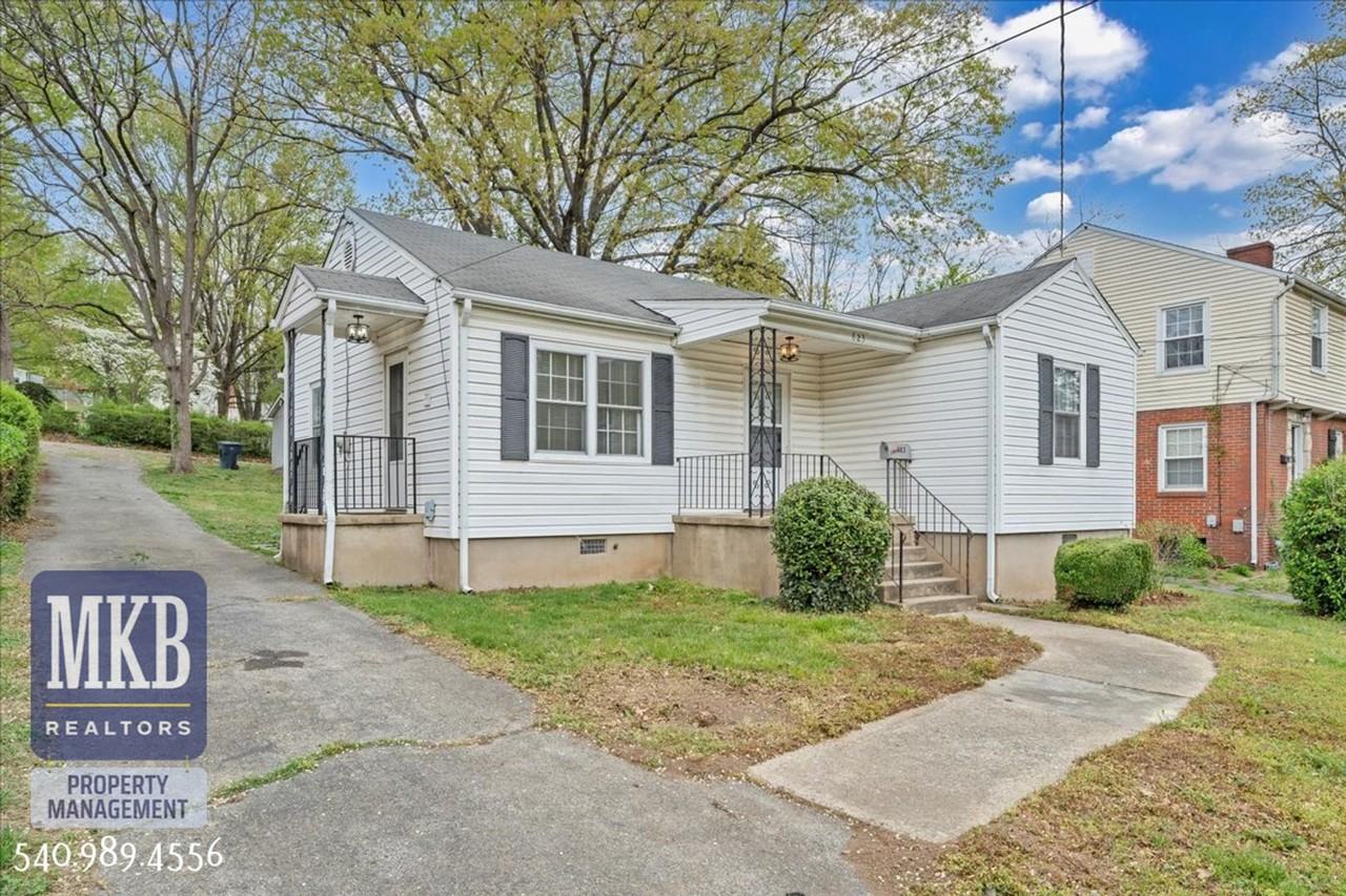 823 Brandon Ave Sw - Photo 2 of 28