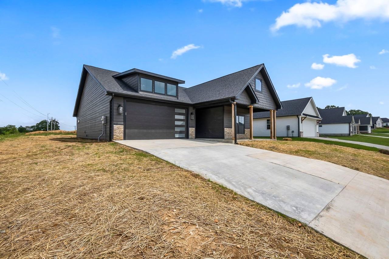 3644 Limestone Ln - Photo 2 of 26