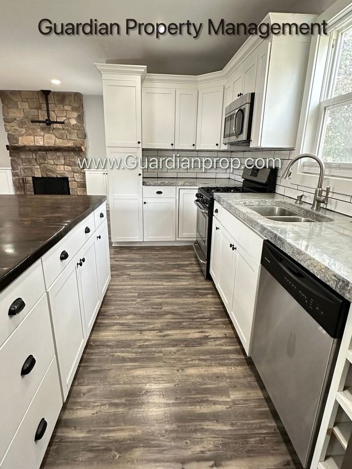 1408 Idaho Ave S - Photo 2 of 20