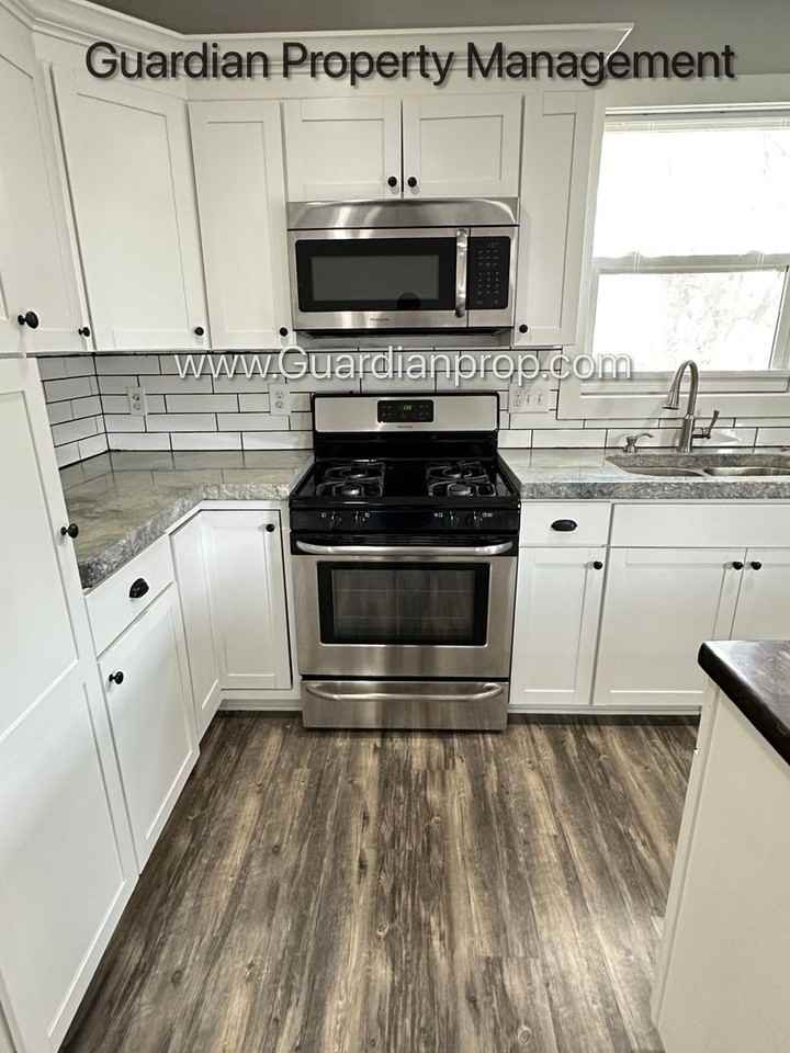 1408 Idaho Ave S - Photo 3 of 20