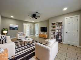 featured image of 1307 W Price Ln