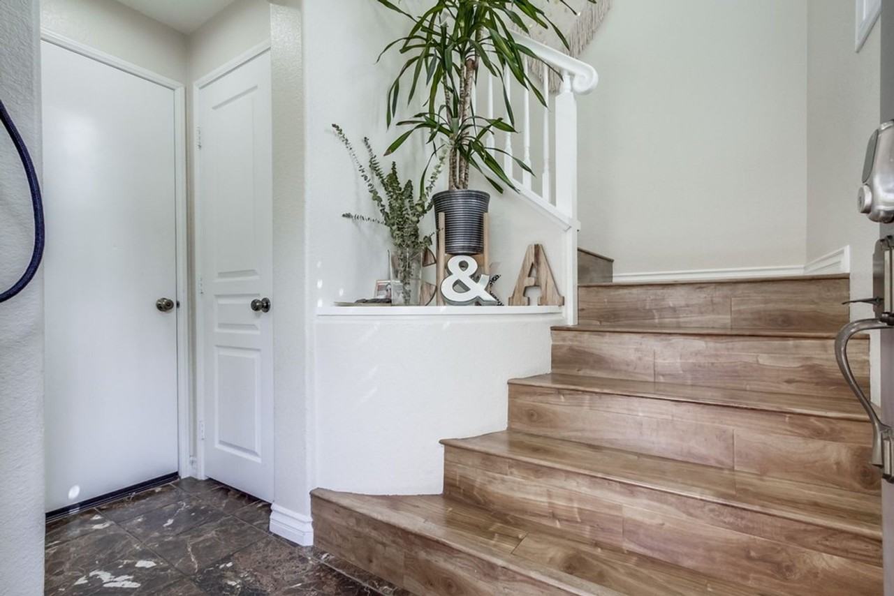 761 Hatfield Dr - Photo 3 of 33