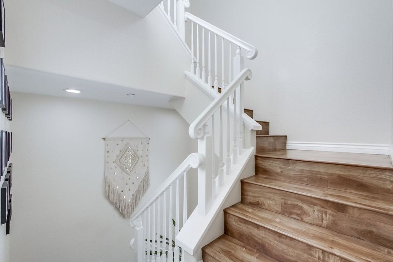 761 Hatfield Dr - Photo 4 of 33