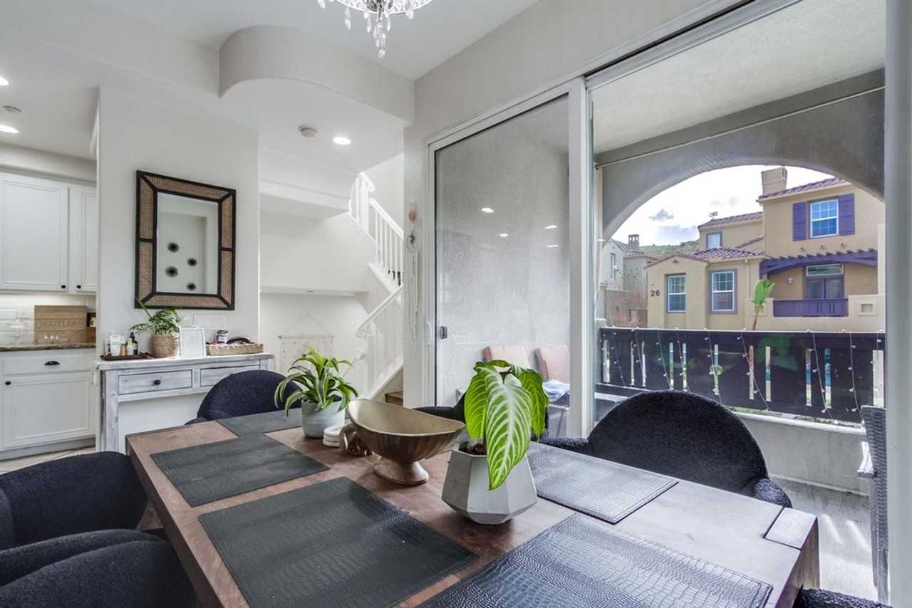 761 Hatfield Dr - Photo 6 of 33