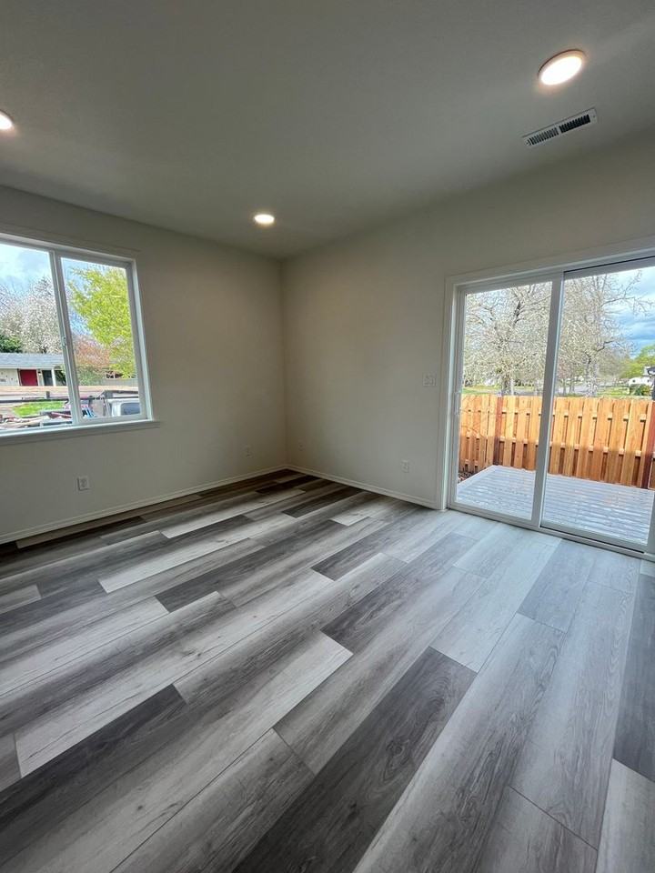 975 W 27th Ave - Photo 4 of 29