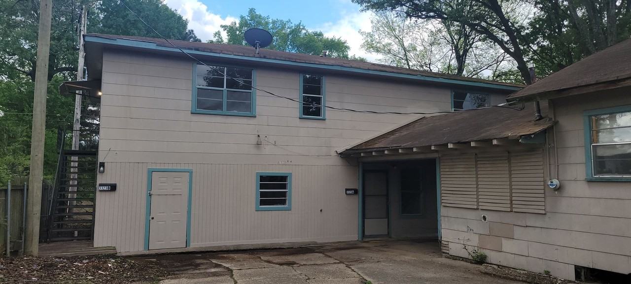 3323 3323 1/2 B Darien St. - Photo 2 of 18