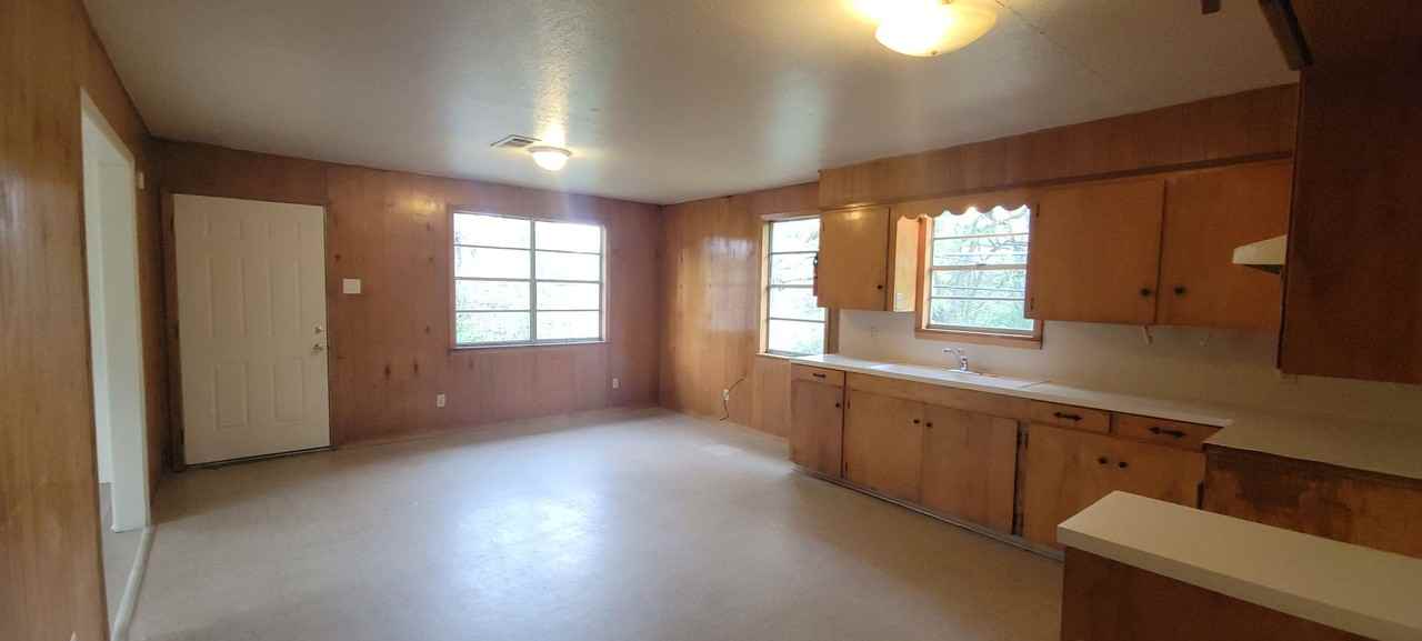 3323 3323 1/2 B Darien St. - Photo 5 of 18