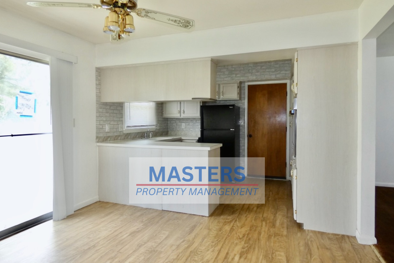 1425 White Ave - Photo 2 of 28