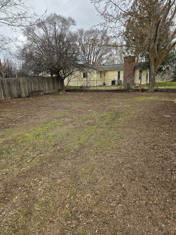 860 S Main St - Photo 5 of 31