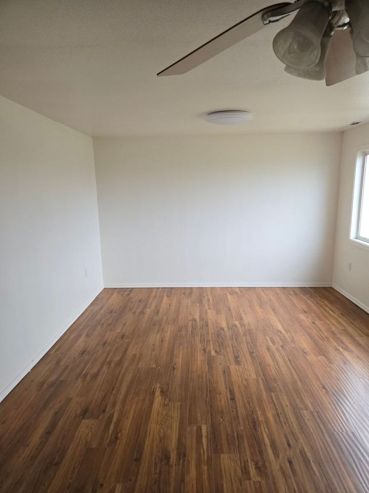 860 S Main St - Photo 7 of 31