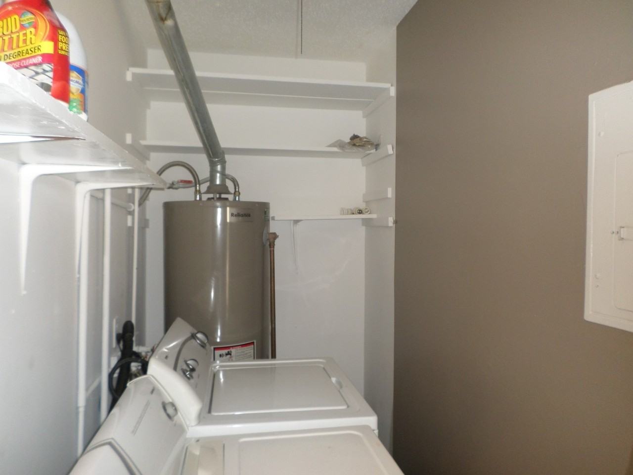2012 Hayes Dr - Photo 2 of 9