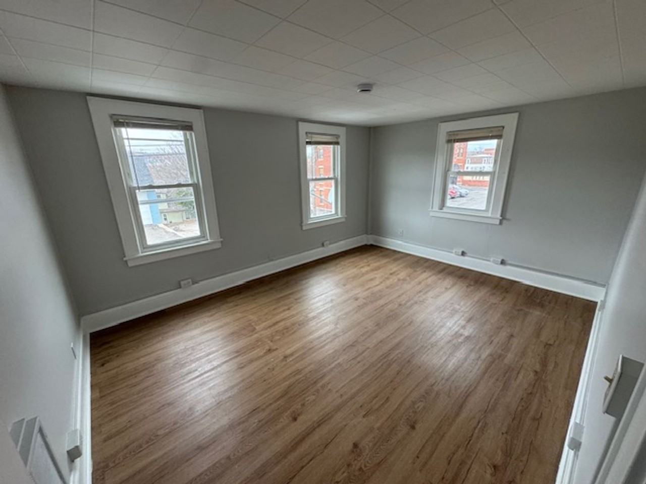 39 Bank St - Photo 5 of 46