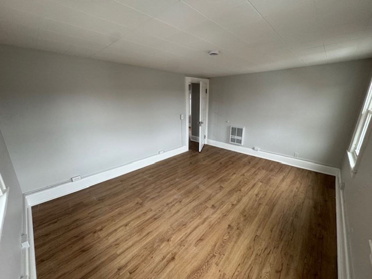39 Bank St - Photo 6 of 46