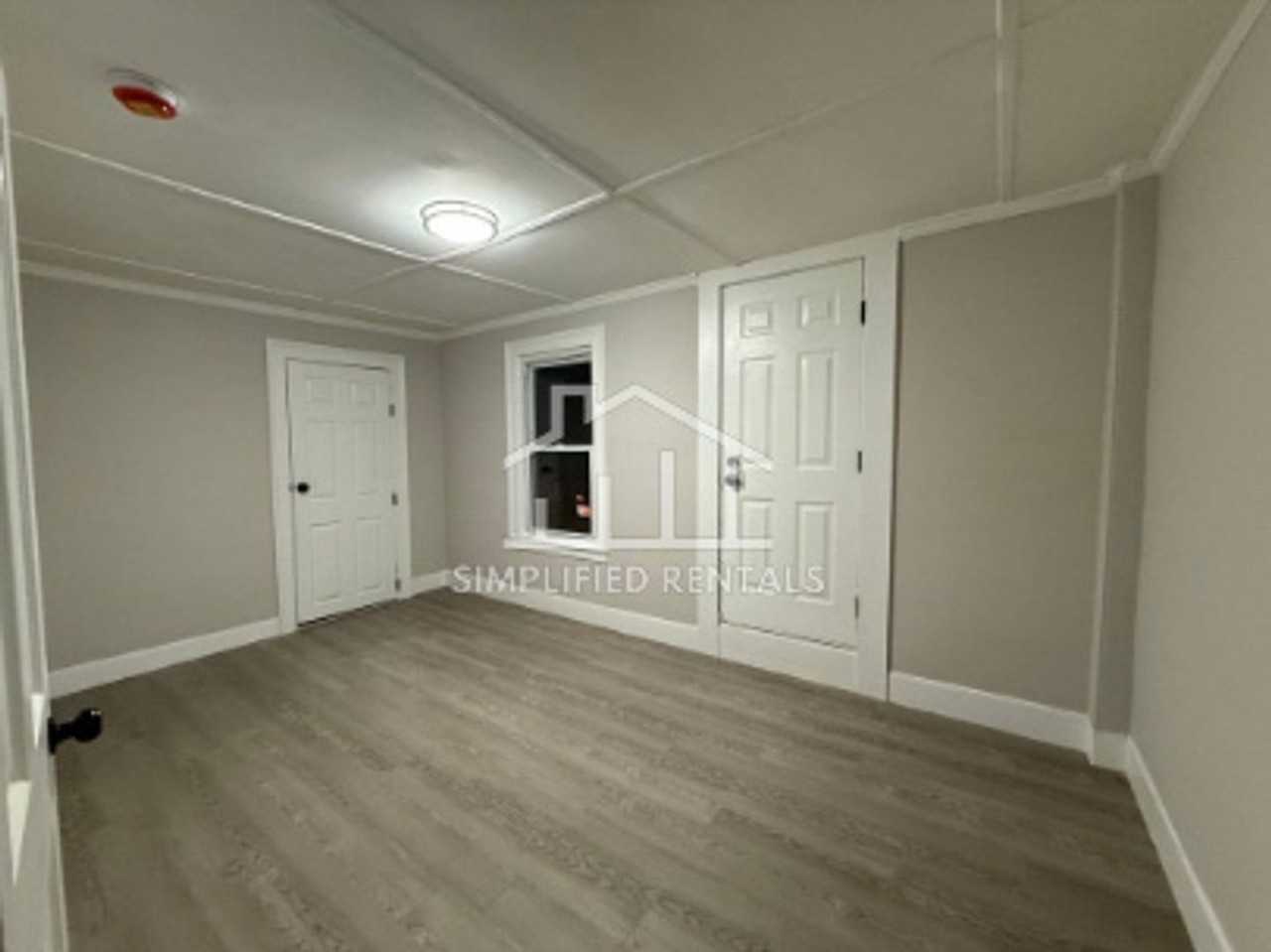 9 Summer St - Photo 3 of 6