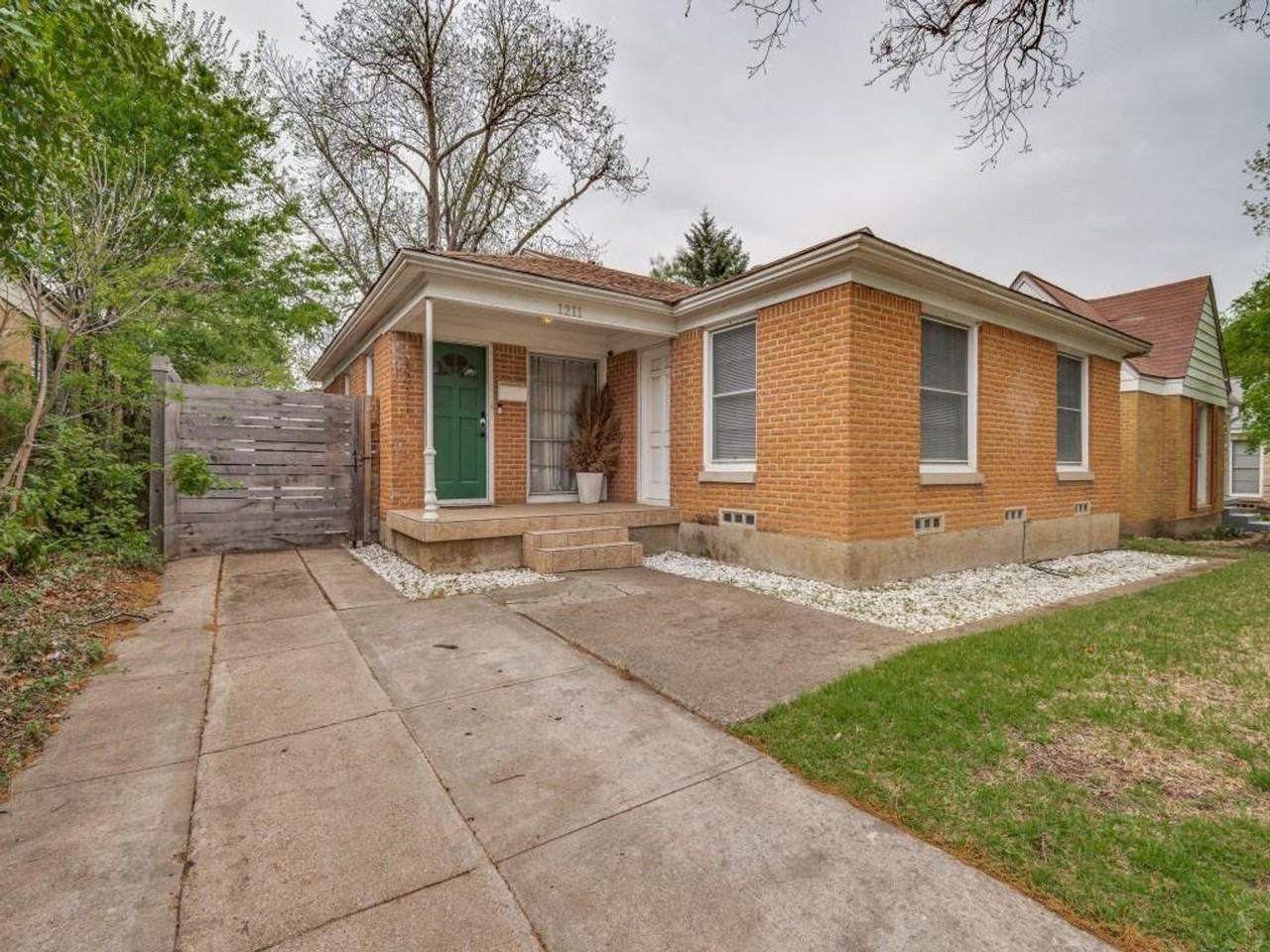 1211 Berkley Ave - Photo 2 of 24