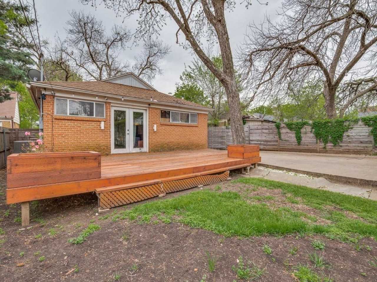 1211 Berkley Ave - Photo 3 of 24