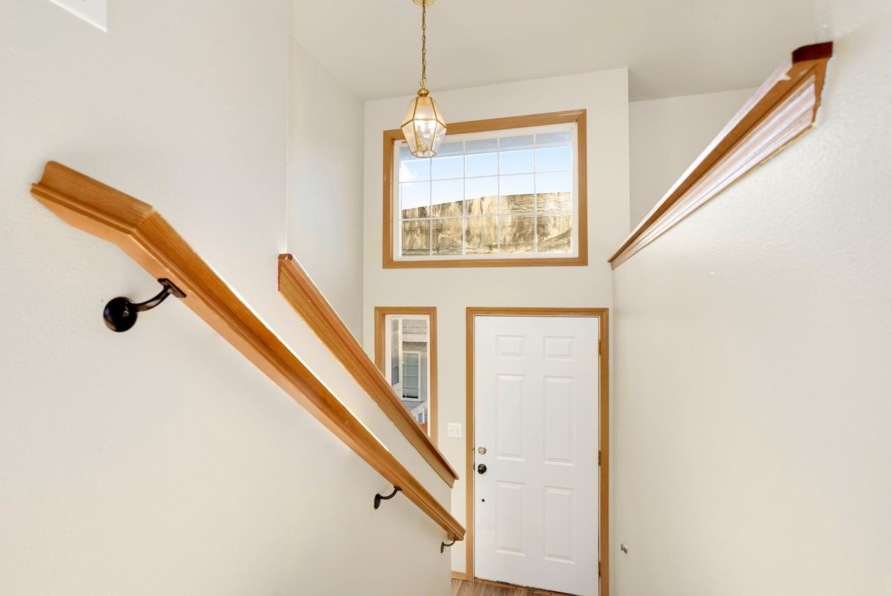 16416 41st Ave Ne - Photo 2 of 13