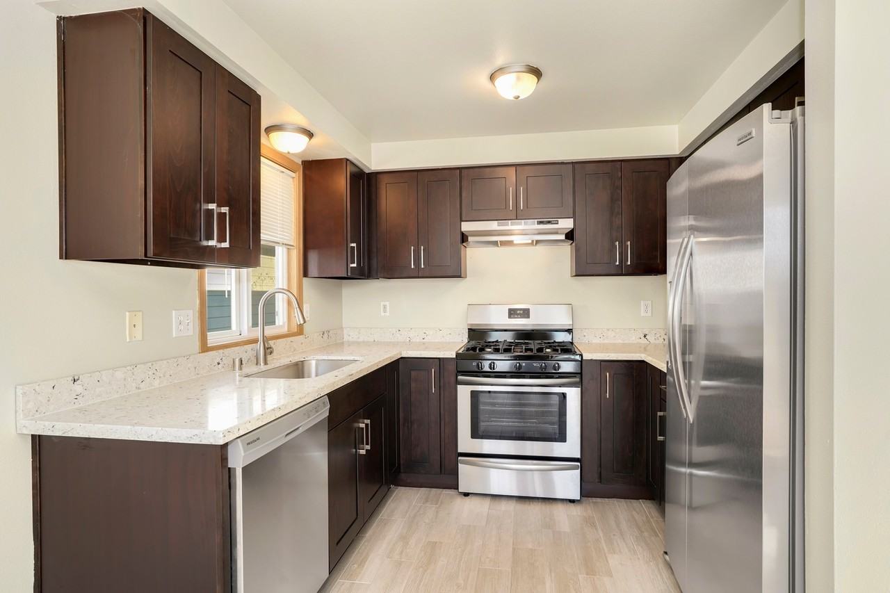 16416 41st Ave Ne - Photo 4 of 13