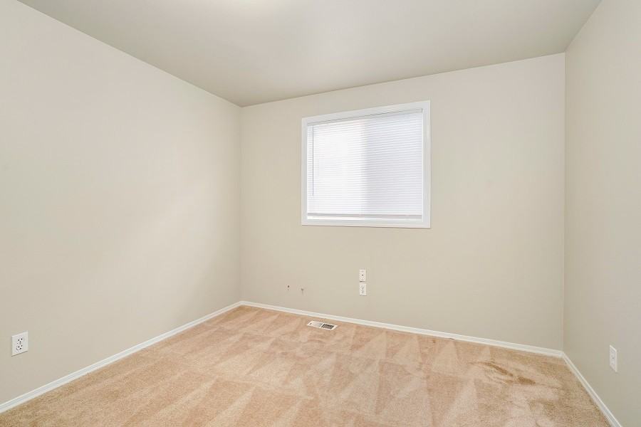 16416 41st Ave Ne - Photo 7 of 13