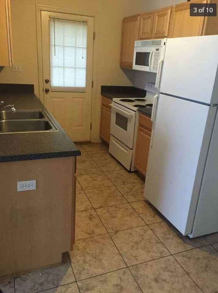 ZSS - 1524 Hudson St #1 - Photo 3 of 8