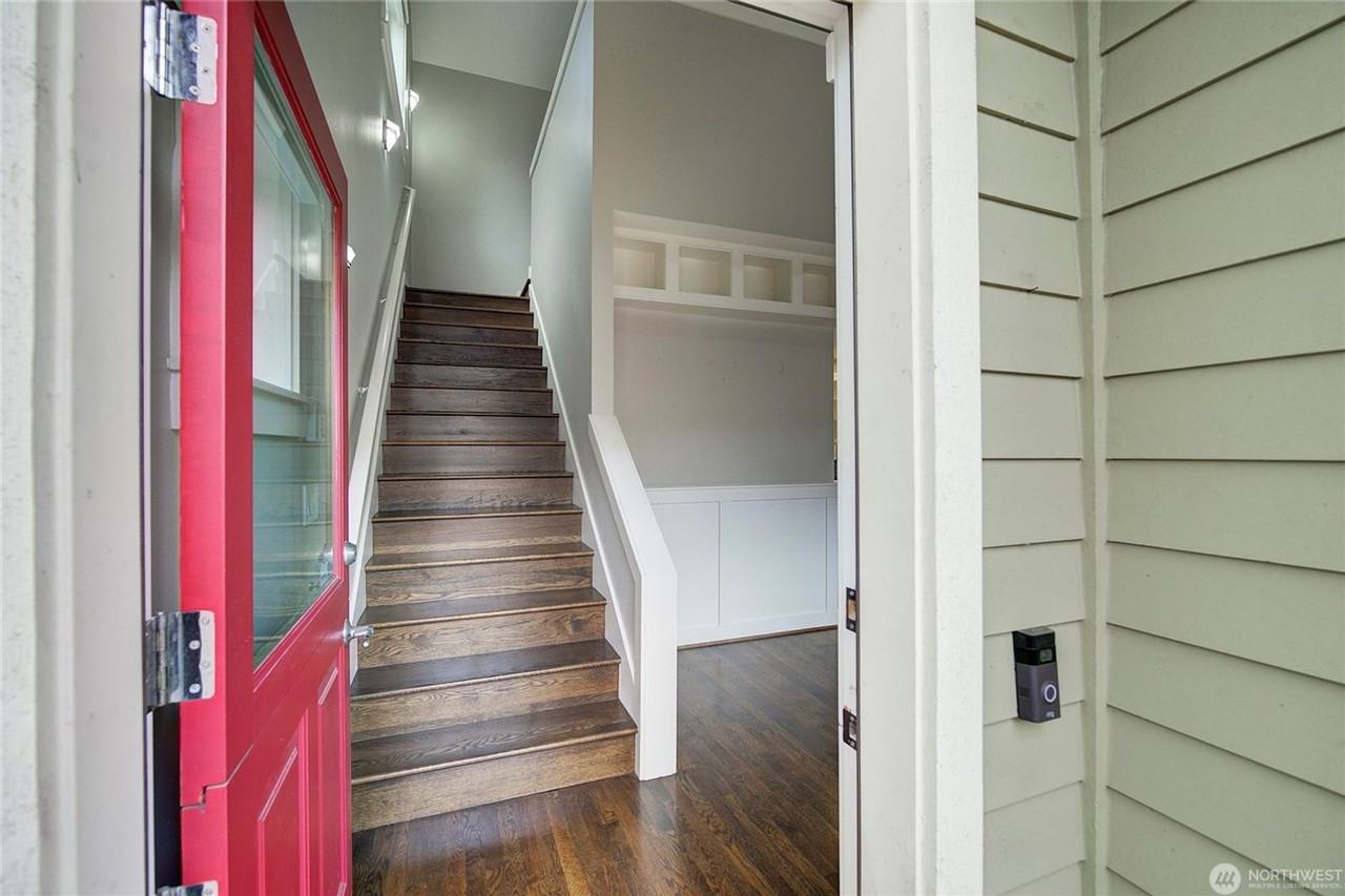 2213 Nw 60th St - Photo 2 of 20