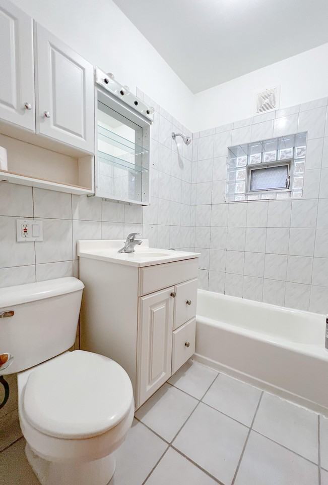 6042 West Miami Avenue #1 - Photo 7 of 11