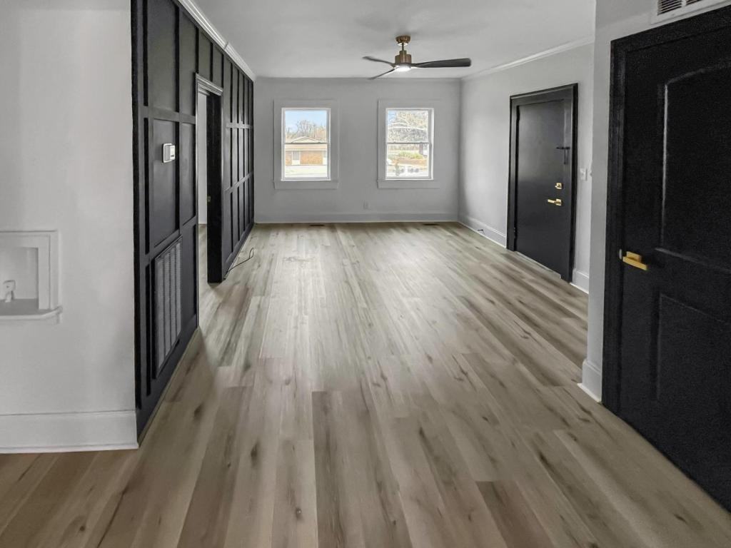 404 N Main St - Photo 3 of 10