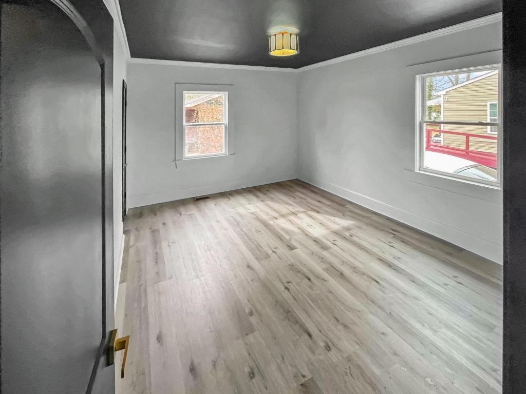 404 N Main St - Photo 7 of 10