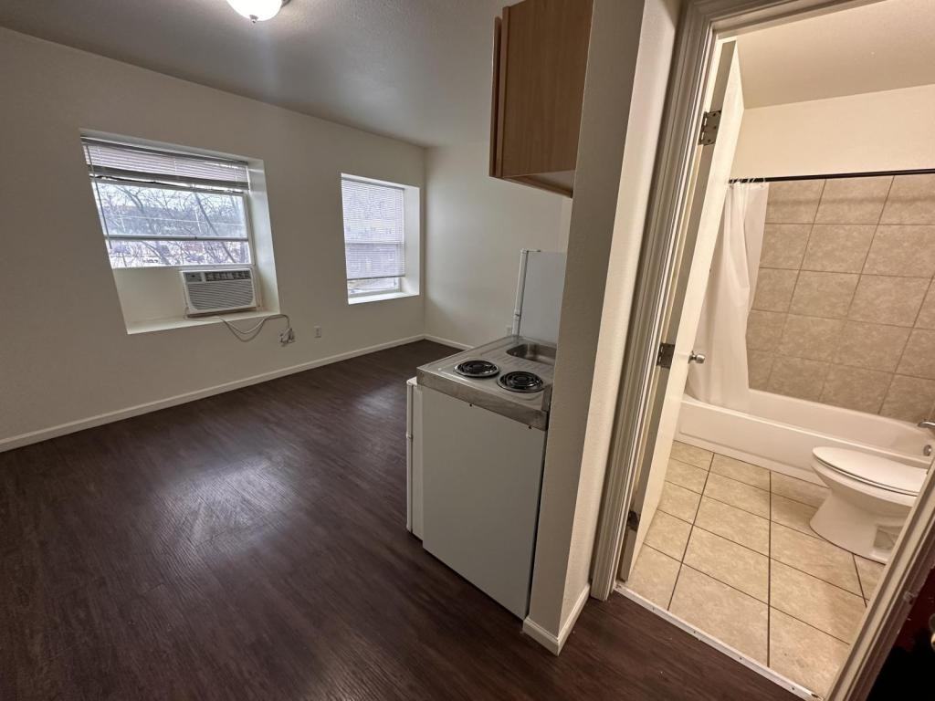 1201 N 18th St #1201-33 - Photo 3 of 7