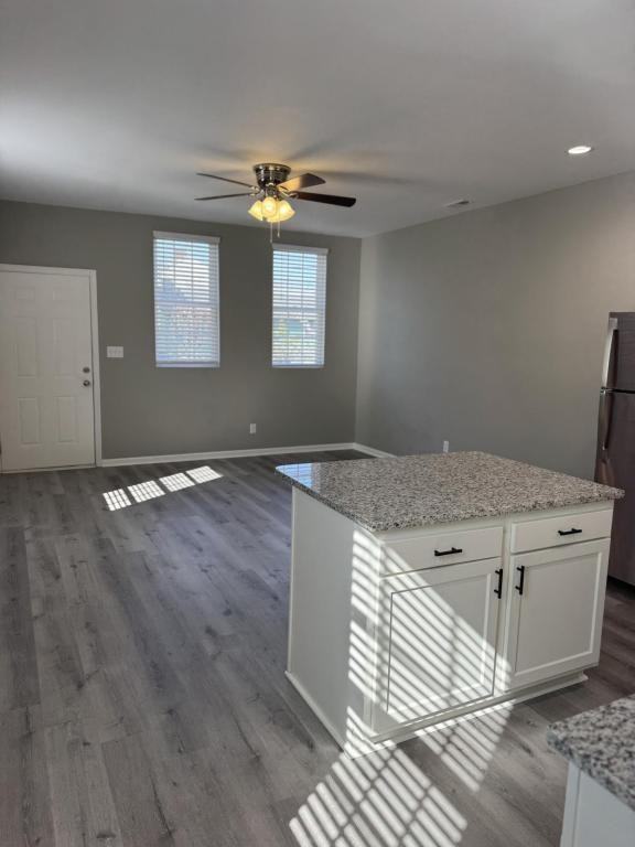 428 E Caldwell St - Photo 3 of 28