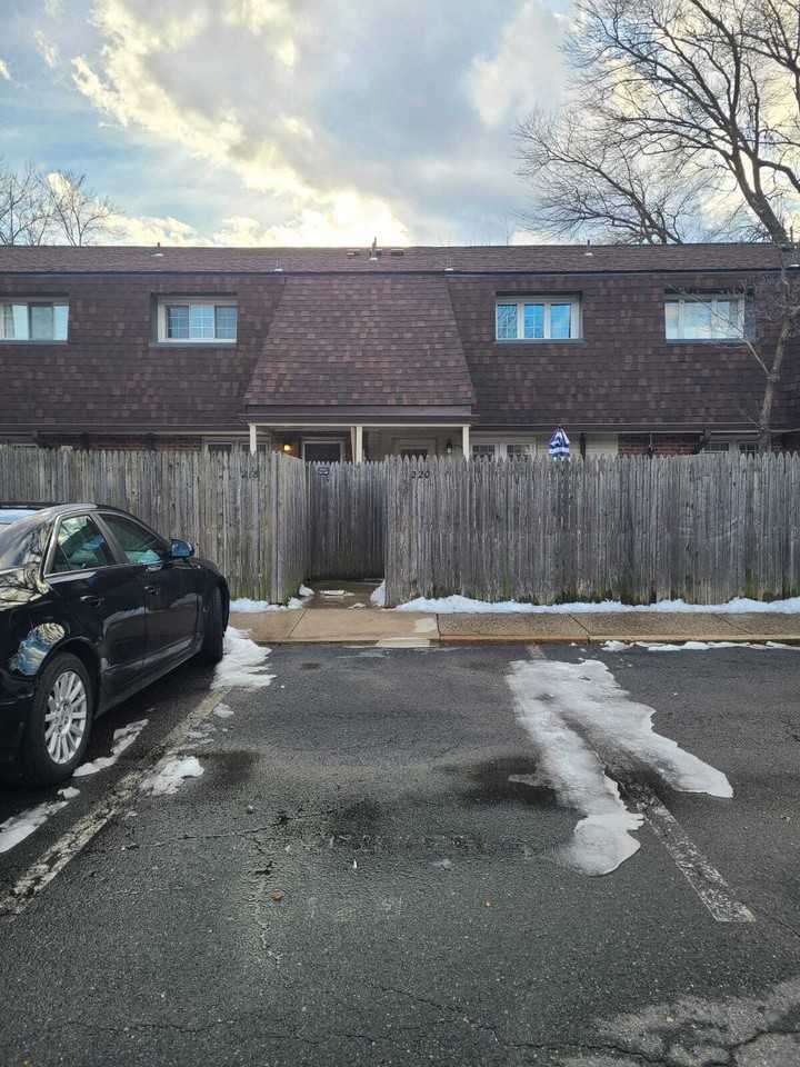 220 S Virginia Ave - Photo 3 of 14