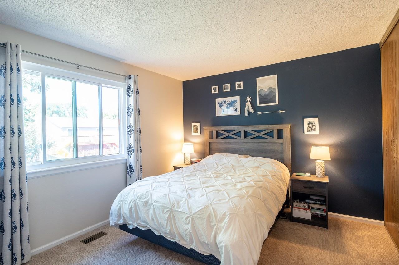 6608 Flintridge Dr - Photo 4 of 20