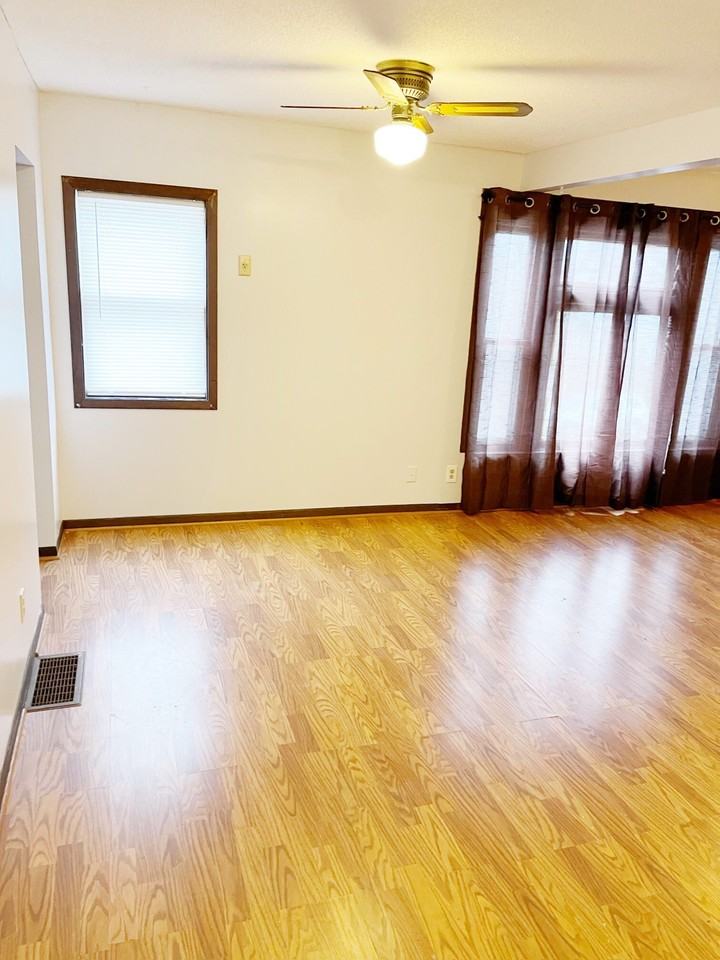 174 Acker St E #2 - Photo 4 of 9