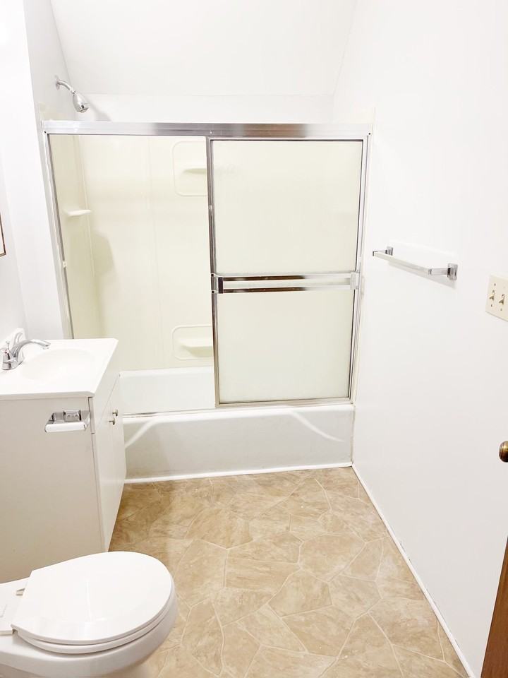174 Acker St E #2 - Photo 4 of 9