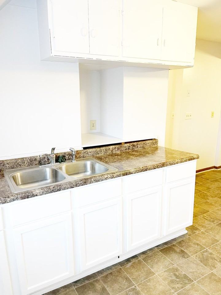 174 Acker St E #2 - Photo 2 of 9