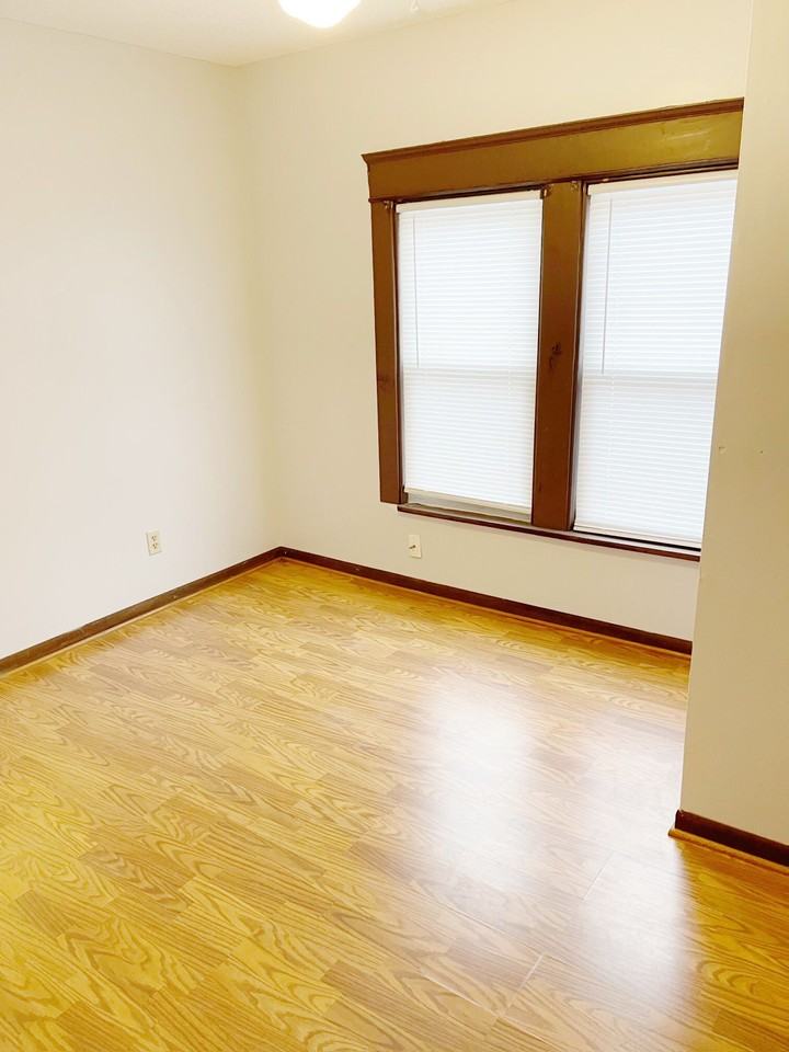 174 Acker St E #2 - Photo 7 of 9