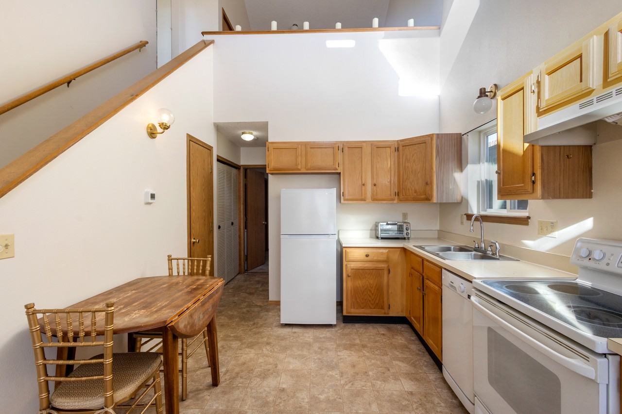 271 E Lake Ave #1 - Photo 3 of 23