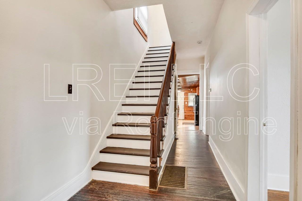 1371 Olive St - Photo 2 of 16