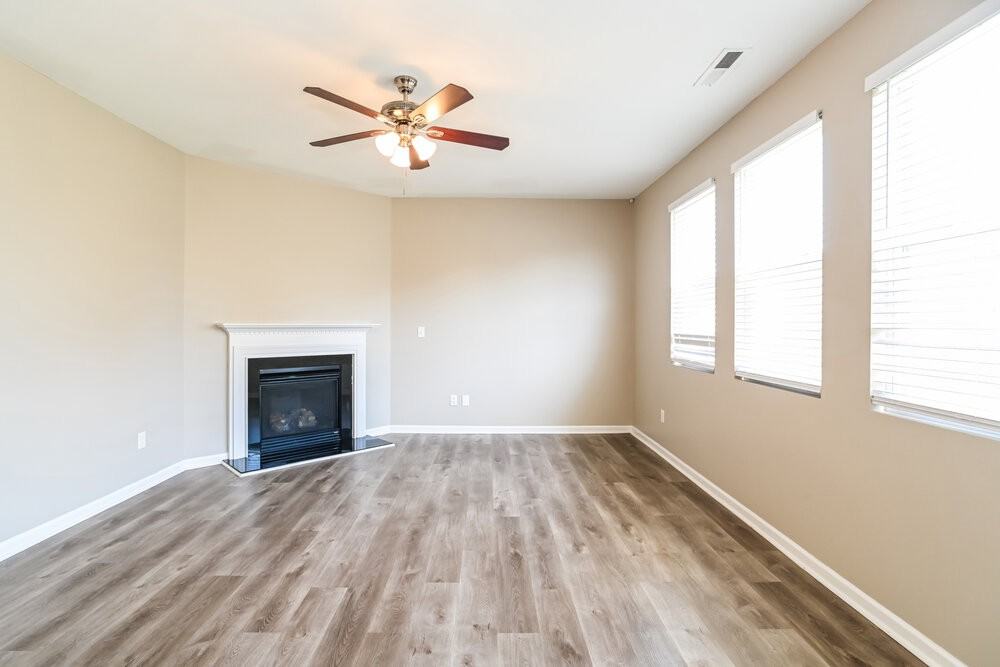 1016 Yellow Bee Rd - Photo 6 of 17