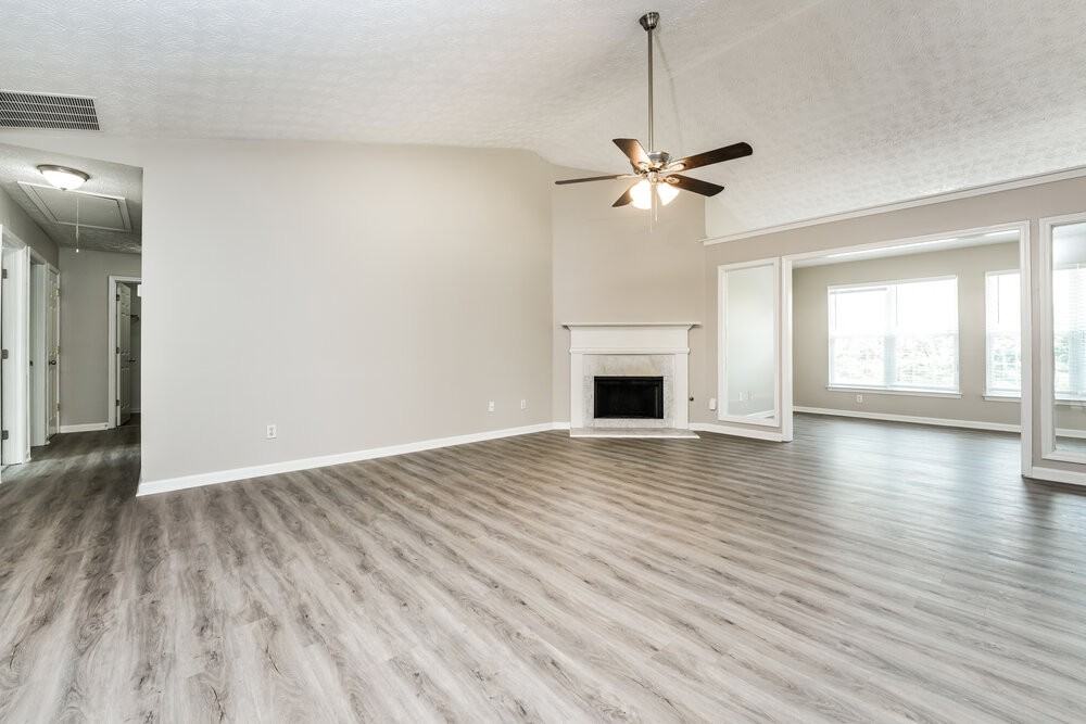 120 Champion Ln - Photo 4 of 17