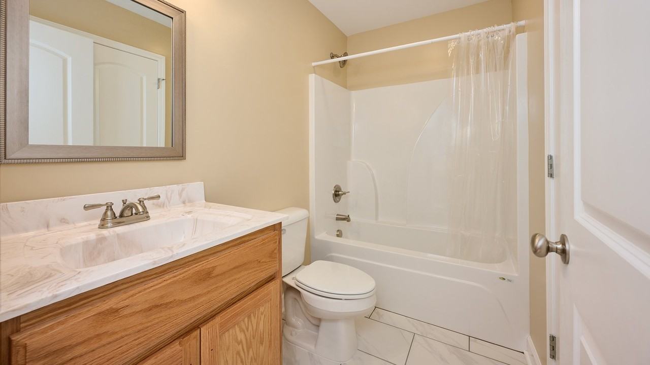 361 Crescent Dr Unit 12 - Photo 5 of 9