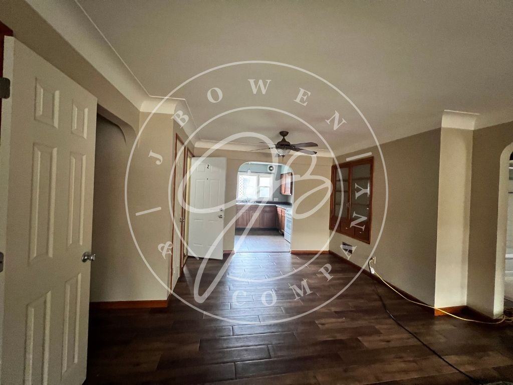 4233 Lewis Ave - Photo 3 of 11