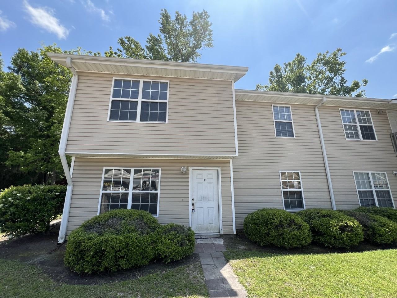 29 S Main St Apt F - Photo 3 of 29