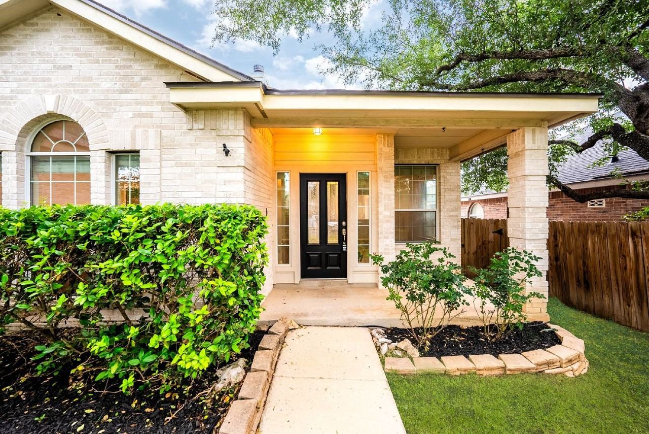 22853 San Saba Blf - Photo 2 of 48