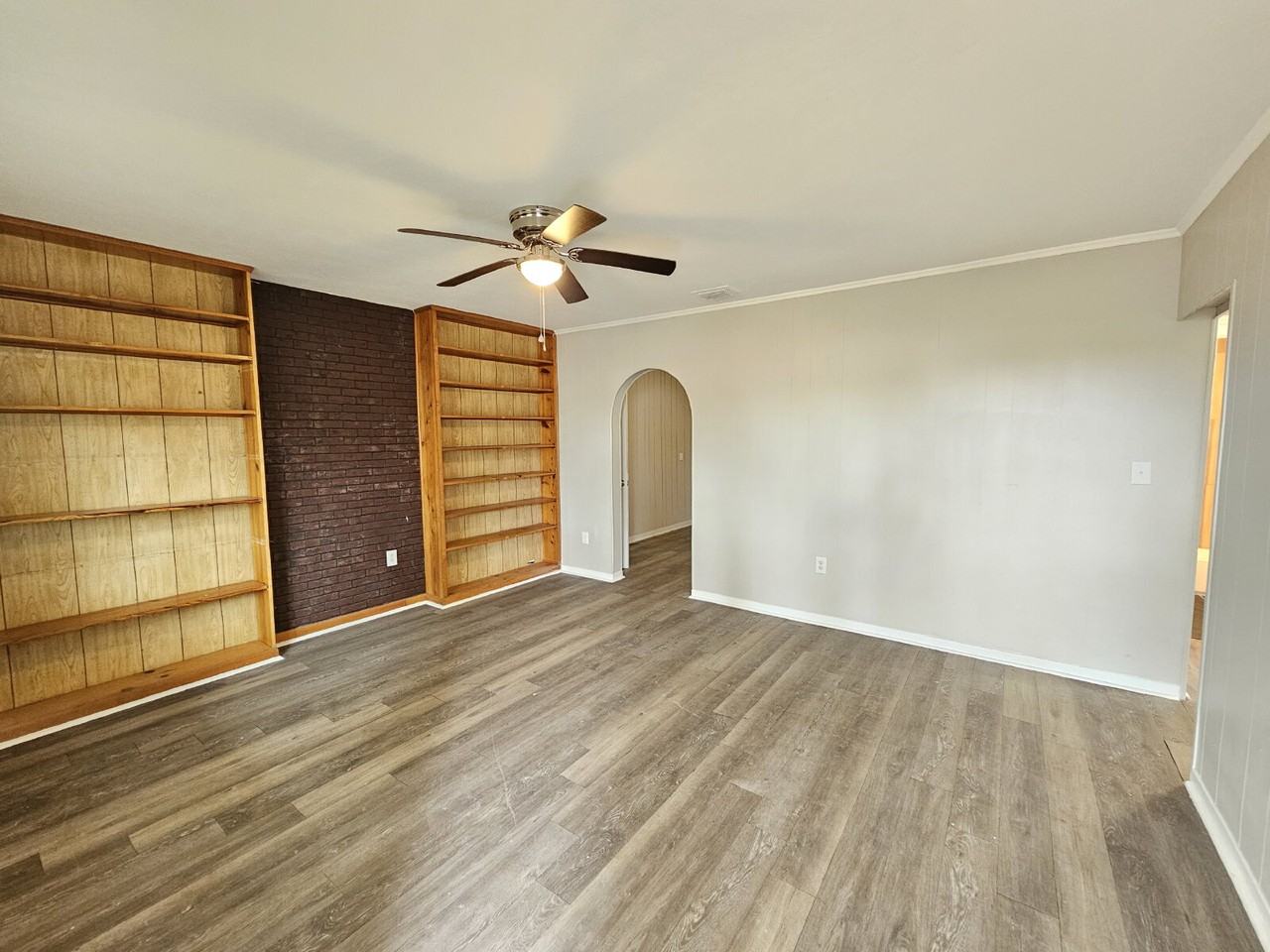 503 N Georgia Ave - Photo 3 of 11