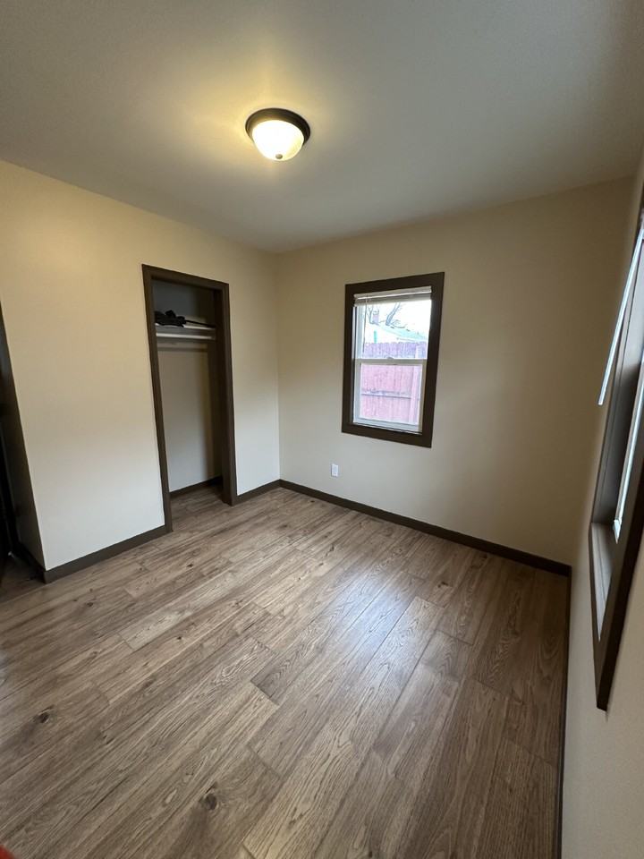 1824 Royce Ave - Photo 7 of 11