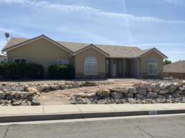 featured image of 706 E Red Sands Dr