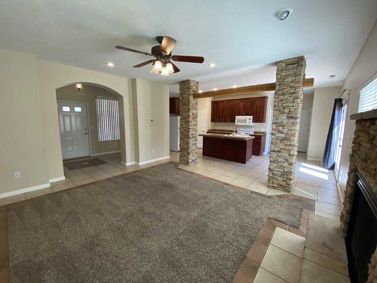 706 E Red Sands Dr - Photo 3 of 16